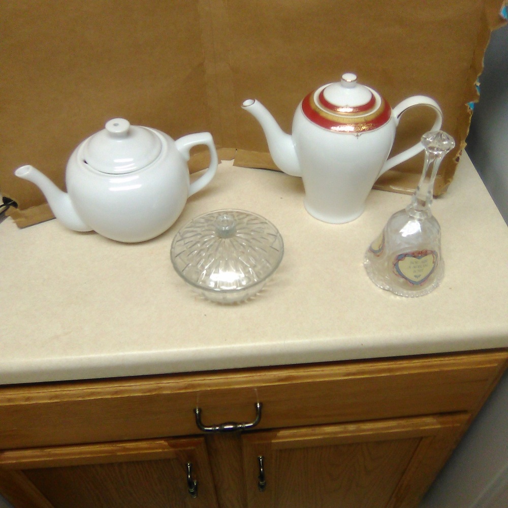 DOUBLE   TEAPOT  SET   PLUS   CRYSTAL